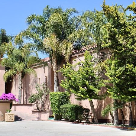 Estancia Inn Текате Екстериор снимка