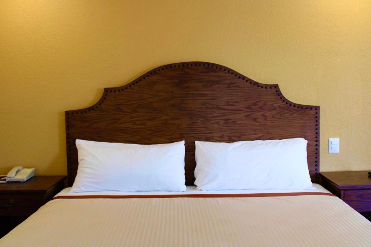 Estancia Inn Текате Екстериор снимка