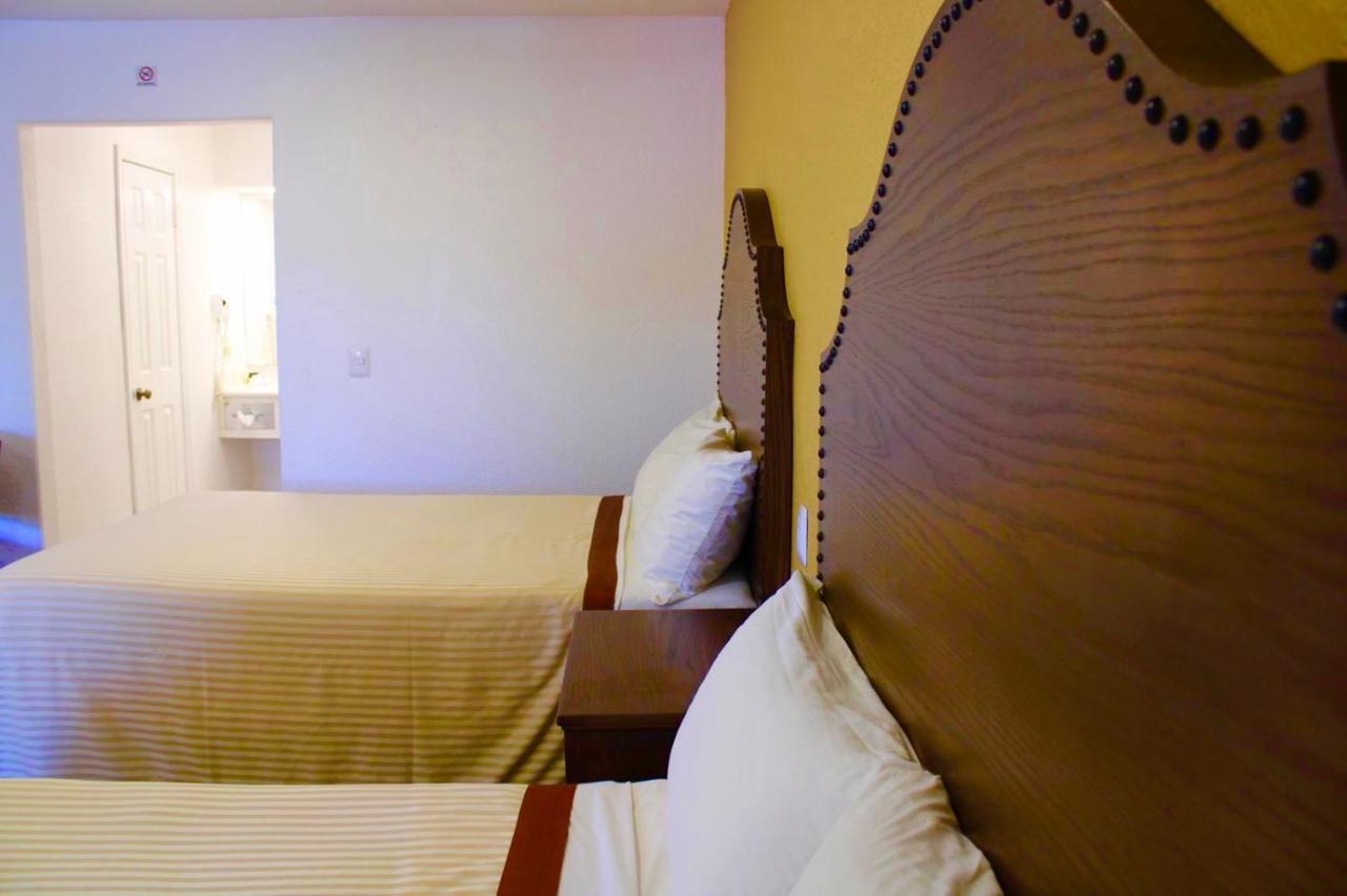 Estancia Inn Текате Екстериор снимка