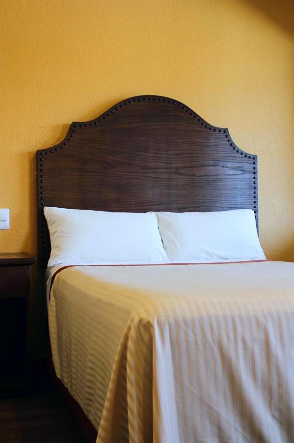 Estancia Inn Текате Екстериор снимка