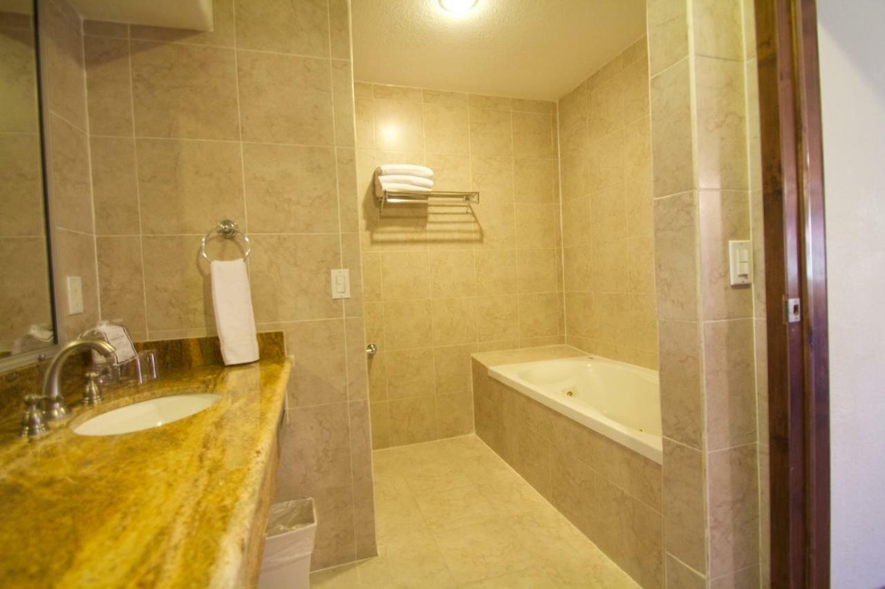 Estancia Inn Текате Екстериор снимка